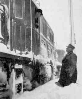 Ce 6/8 II im Bahnhof G�schenen